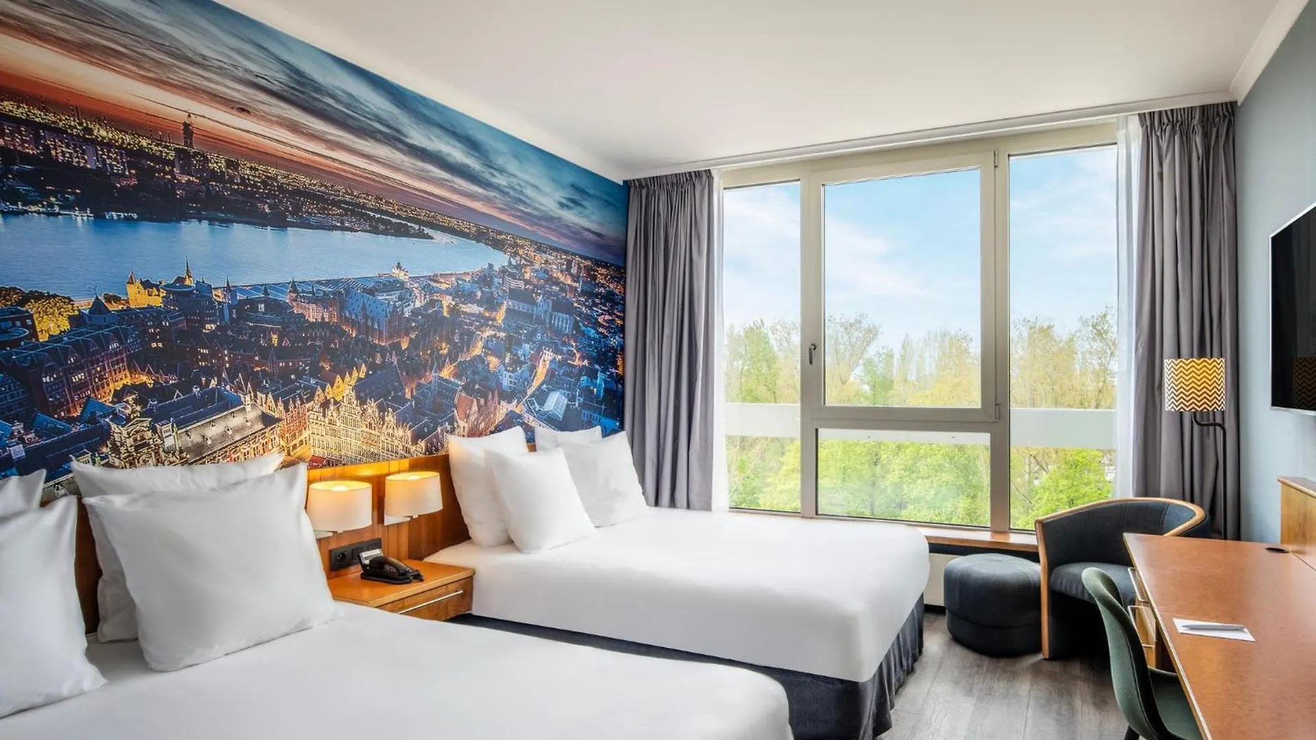 Crowne Plaza Antwerpen By Ihg Hotel 4*, Antwerp