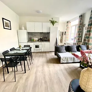 Apartamento сarnot Zoo Area 