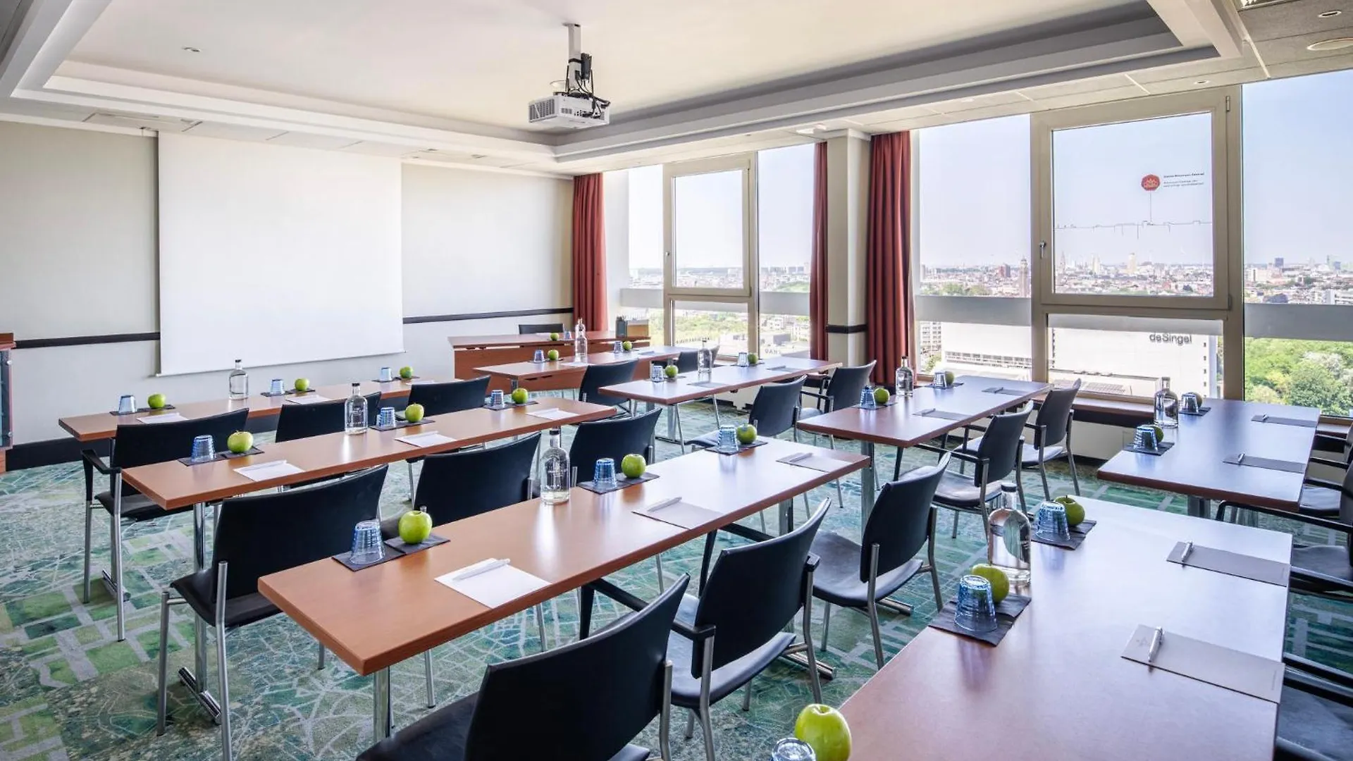 Hotel Crowne Plaza Antwerpen By Ihg 4*,